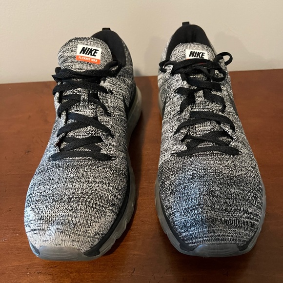 Nike Flyknit Max ‘Oreo’ Men’s Sneakers 629469-105 - Picture 5 of 5
